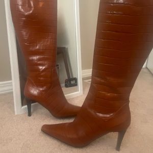 Beautiful leather Classiques Entier boots size 5